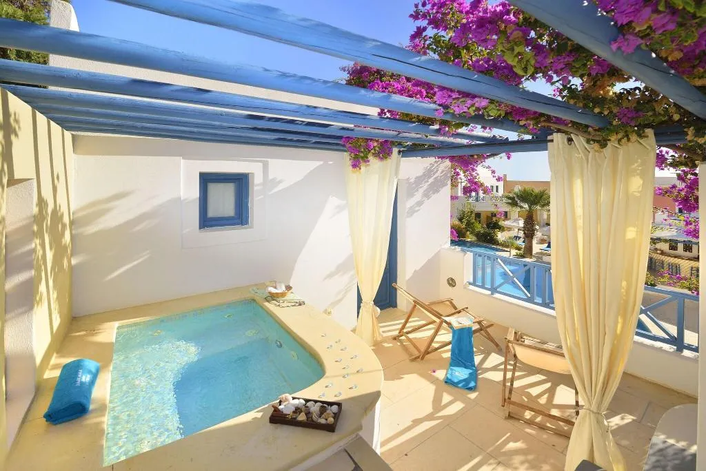JUNIOR SUITE WITH DOUBLE BED Room, Tamarix Del Mar, Santorini