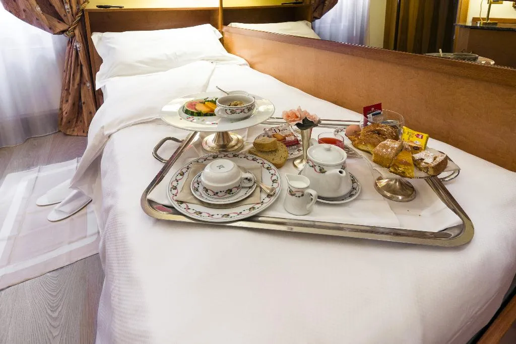 SINGLE STANDARD Room, Carrobbio, Milan