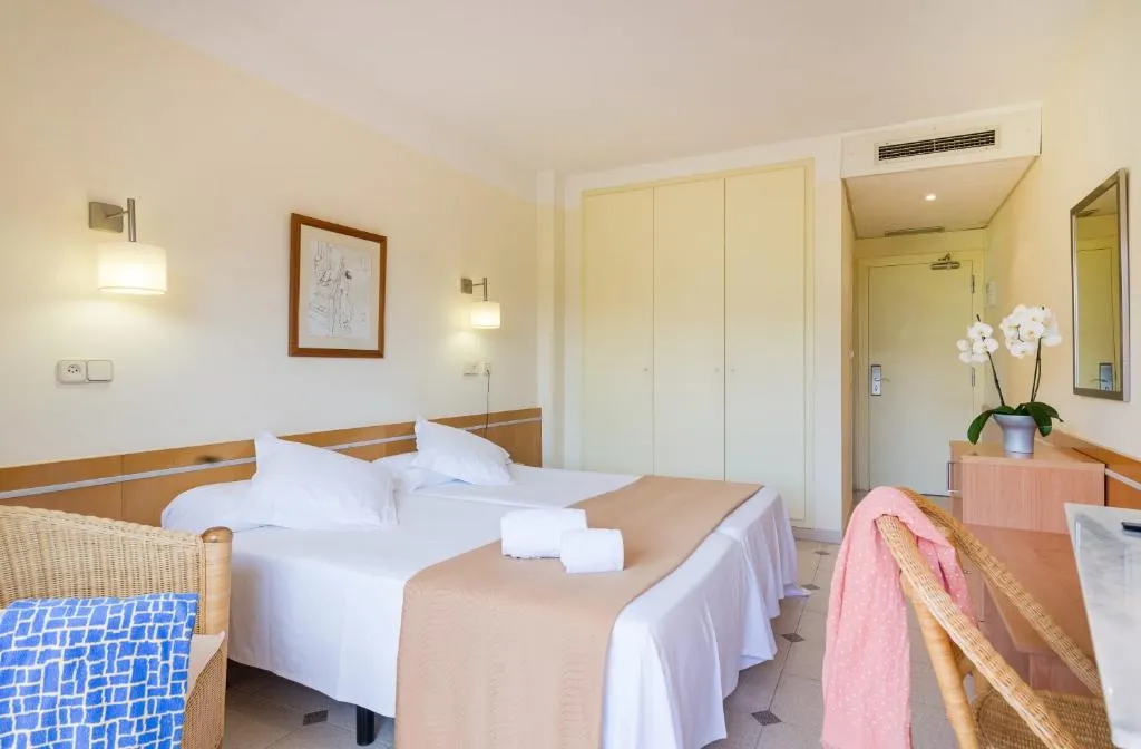 Double or Twin WITH BALCONY Room, Ancora, Costa Brava