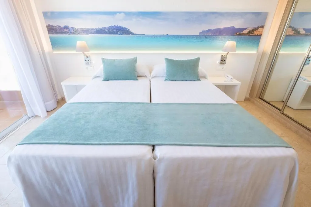 Double or Twin STANDARD Room, Azuline Hotel Bahamas, Majorca
