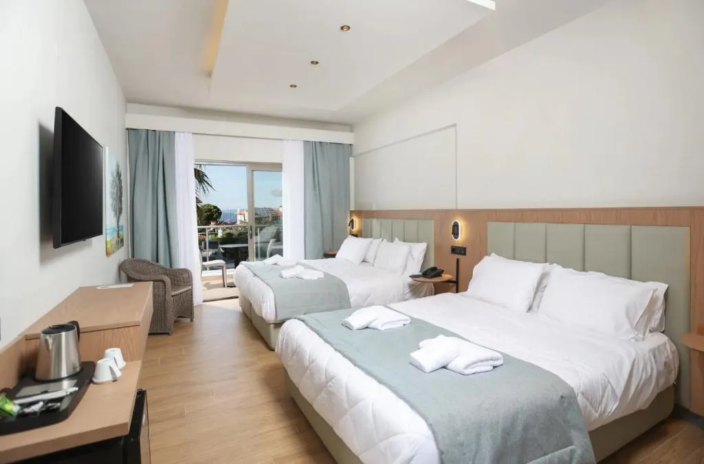 JUNIOR SUITE POOL VIEW Room, Flegra Palace, Halkidiki