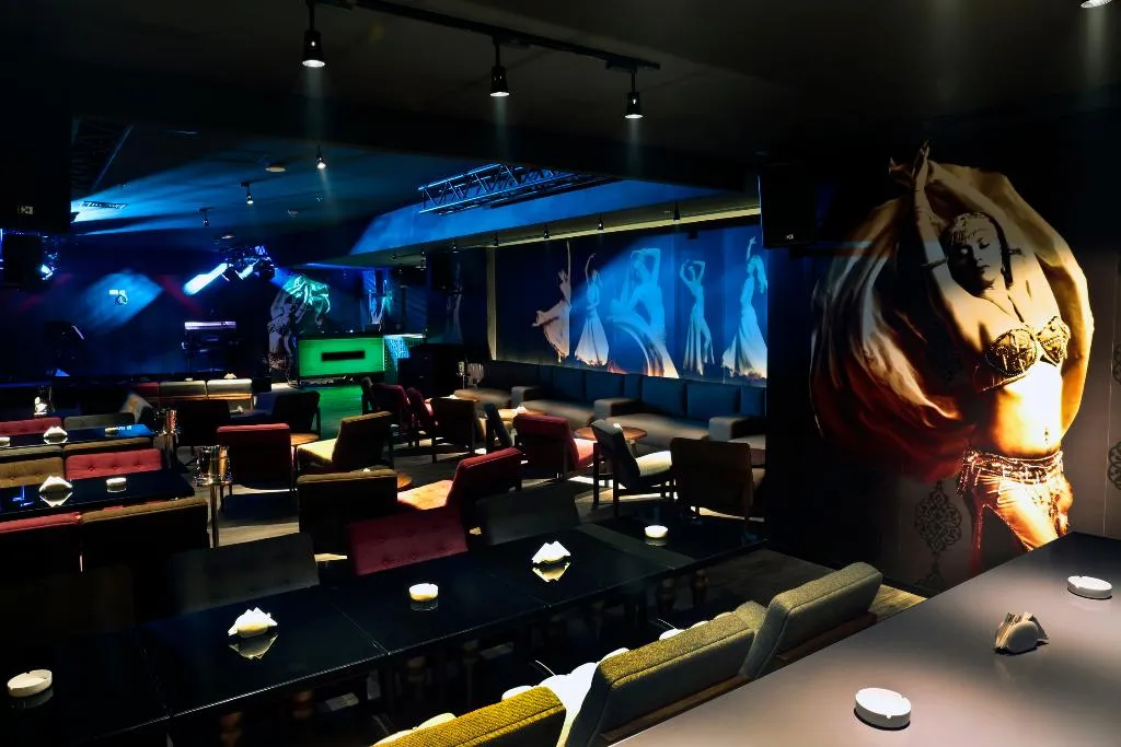 Bar, Hues Boutique, Dubai