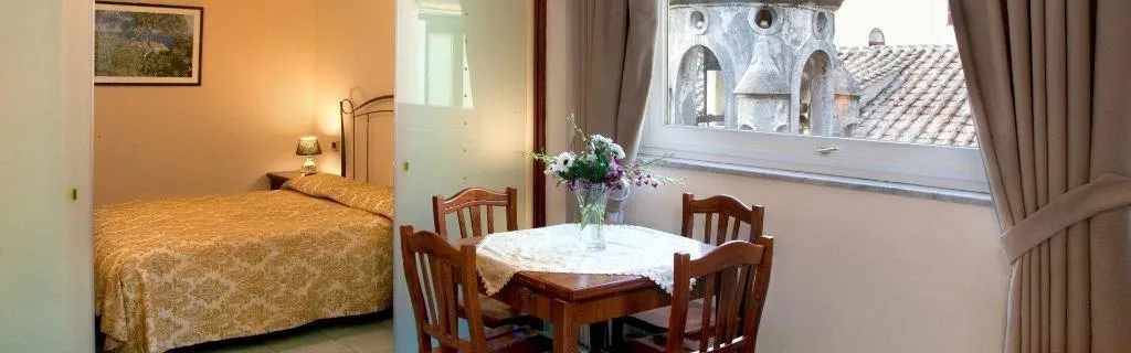 Room, L'Antico Convitto, Naples