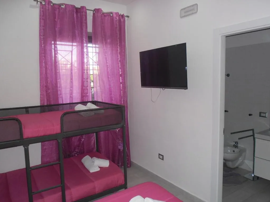 Room, Beatrice Home B&B, Naples