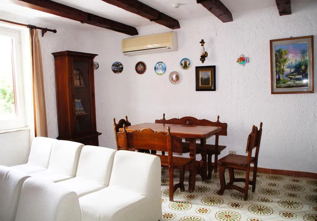Lobby, Don Pedro, Naples