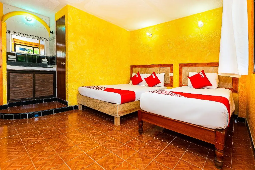 TRIPLE STANDARD Room, OYO Hotel Playa Del Carmen, Playa Del Carmen