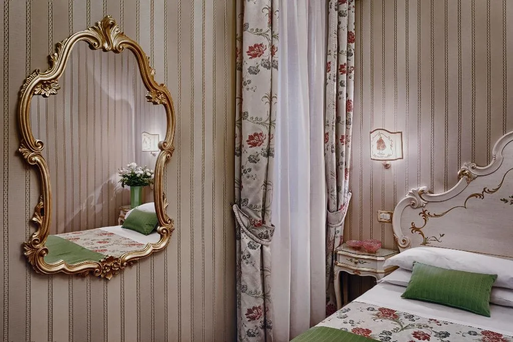 DOUBLE STANDARD Room, Antica Locanda Al Gambero, Venice
