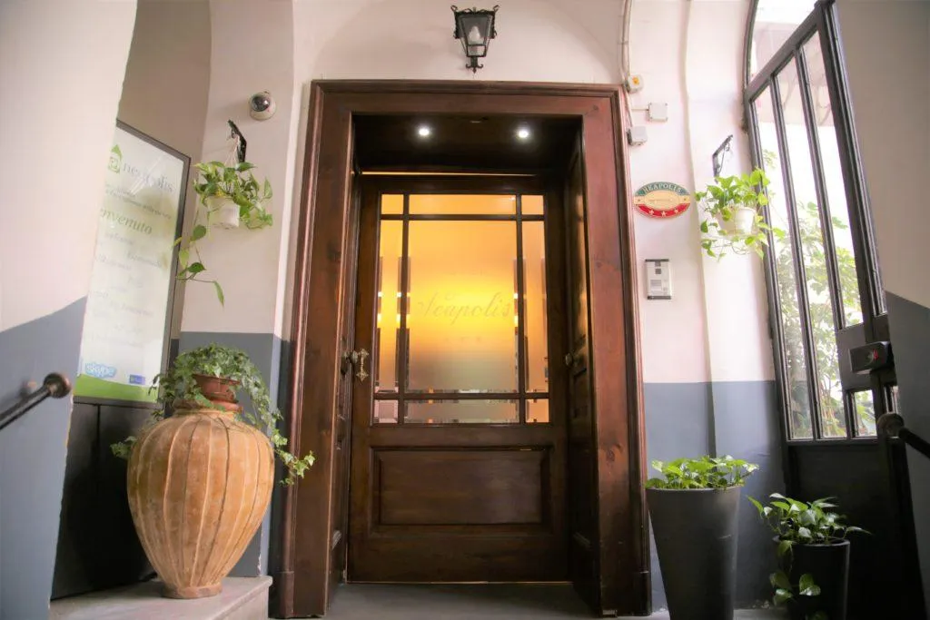 Lobby, Neapolis, Naples