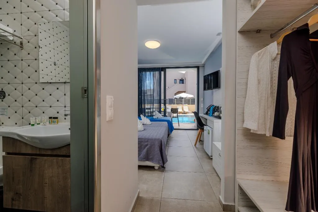 TRIPLE STANDARD Room, Blue Aegean Hotel & Suites, Crete