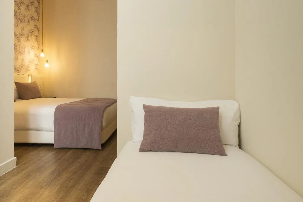 TRIPLE STANDARD Room, Icon Bcn, Barcelona
