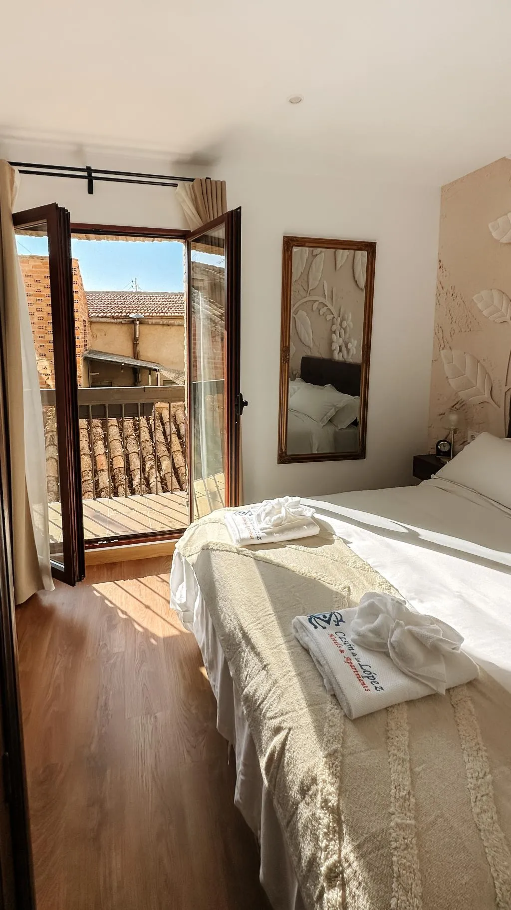 APARTMENT TWO DOUBLE BEDS Room, Cason De Los Lopez Apartments, Madrid