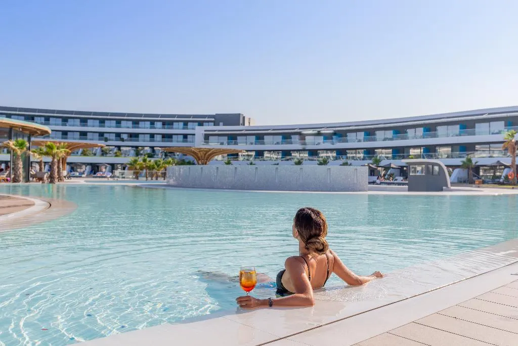 Pool, Lyttos Mare, Crete