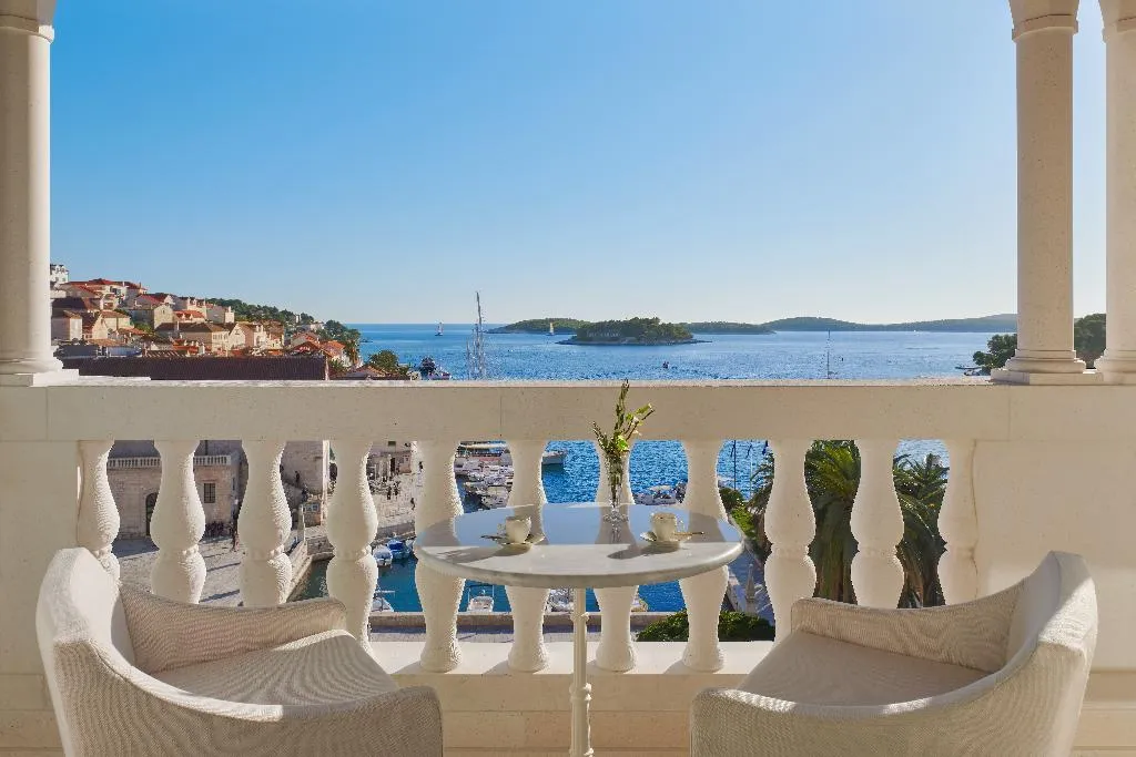 SUITE SEA VIEW WITH BALCONY Room, Palace Elisabeth Hvar Hotel, Split