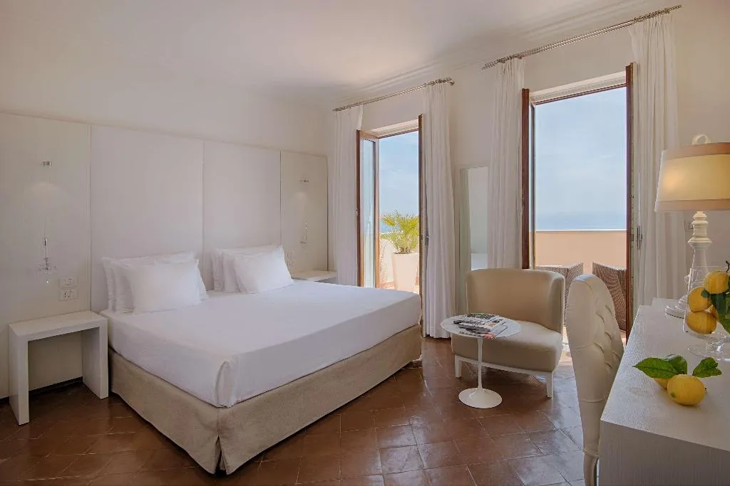 DOUBLE SINGLE USE DELUXE Room, Anantara Convento di Amalfi Grand Hotel, Naples