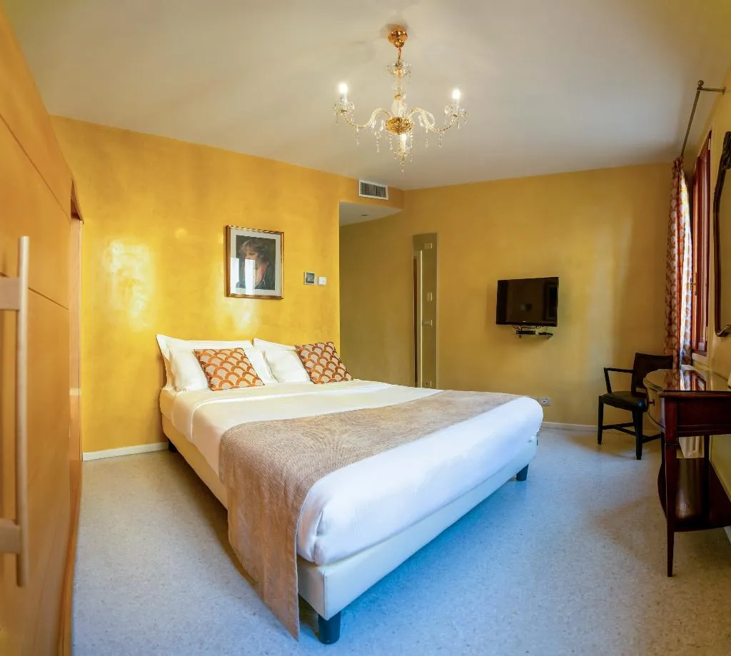 DOUBLE SUPERIOR ONE BEDROOM Room, Palazzo Sanluca, Venice
