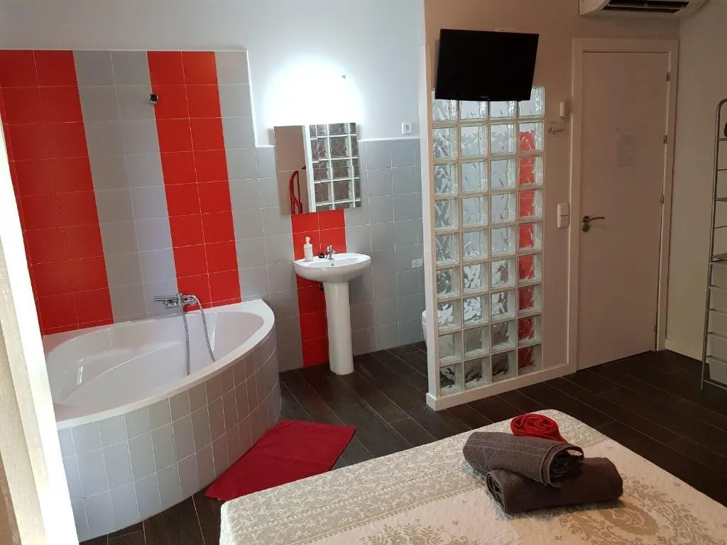 Room, El Sueño del Quijote, Madrid