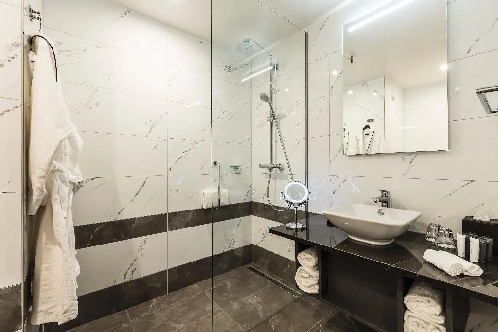 DOUBLE SUPERIOR Room, Monet Garden Hotel Amsterdam, Amsterdam