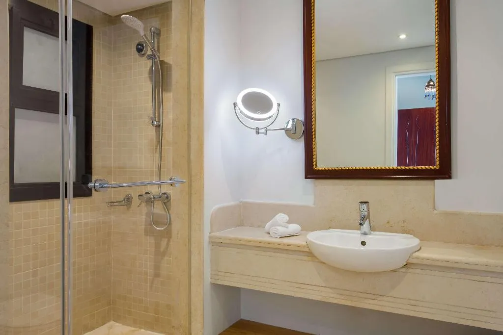 JUNIOR SUITE POOL VIEW Room, Marina Resort Port Ghalib Radisson Individuals, Red Sea Riviera