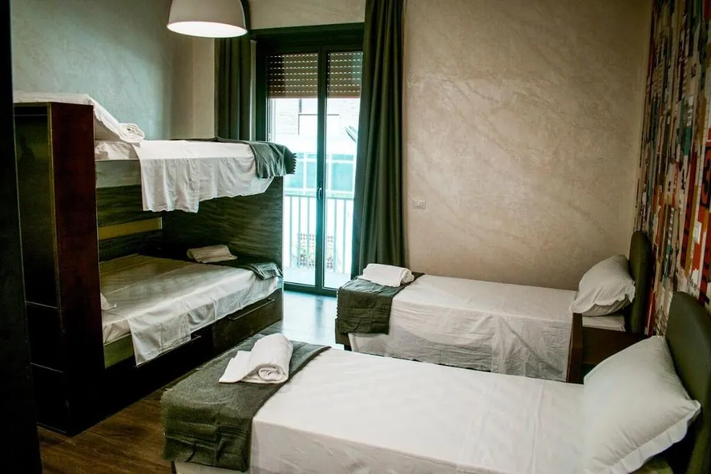 Bed in dormitory MALE ROOM Room, Hostel Trastevere 1, Rome