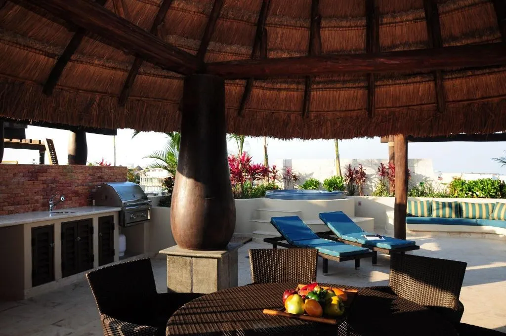 Terrace, El Taj Ocean Front and Beachside Condo Hotel, Playa Del Carmen