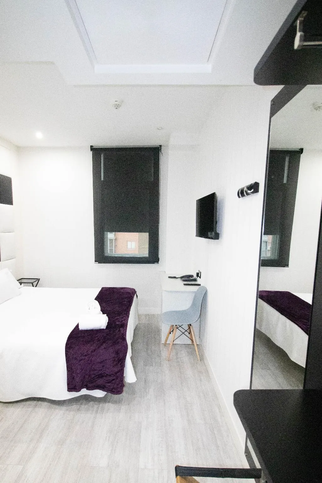 DOUBLE STANDARD Room, Avenida de España, Madrid