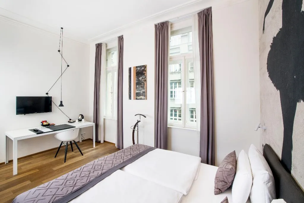DOUBLE SUPERIOR Room, Golden Crown, Prague