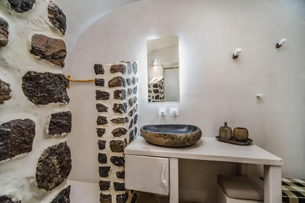 Room, Solstice Luxury Suites, Santorini