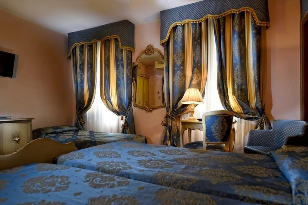 DOUBLE CLASSIC Room, Royal San Marco, Venice