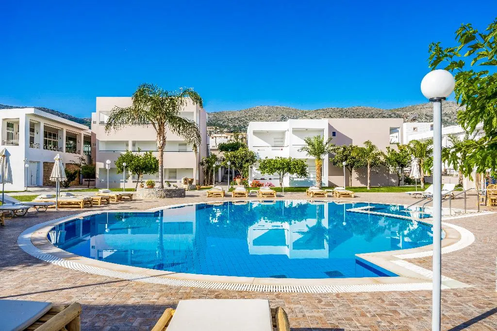 Pool, Maria Rousse, Crete