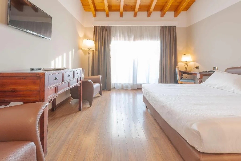 Room, Hotel Horizon Wellness & Spa Resort, BW Signature, Milan