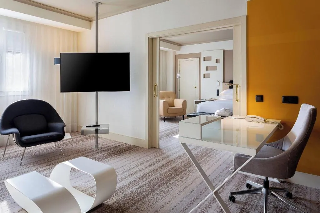 SUITE EXECUTIVE KING BED Room, Marriott Hotel Madrid Auditorium, Madrid