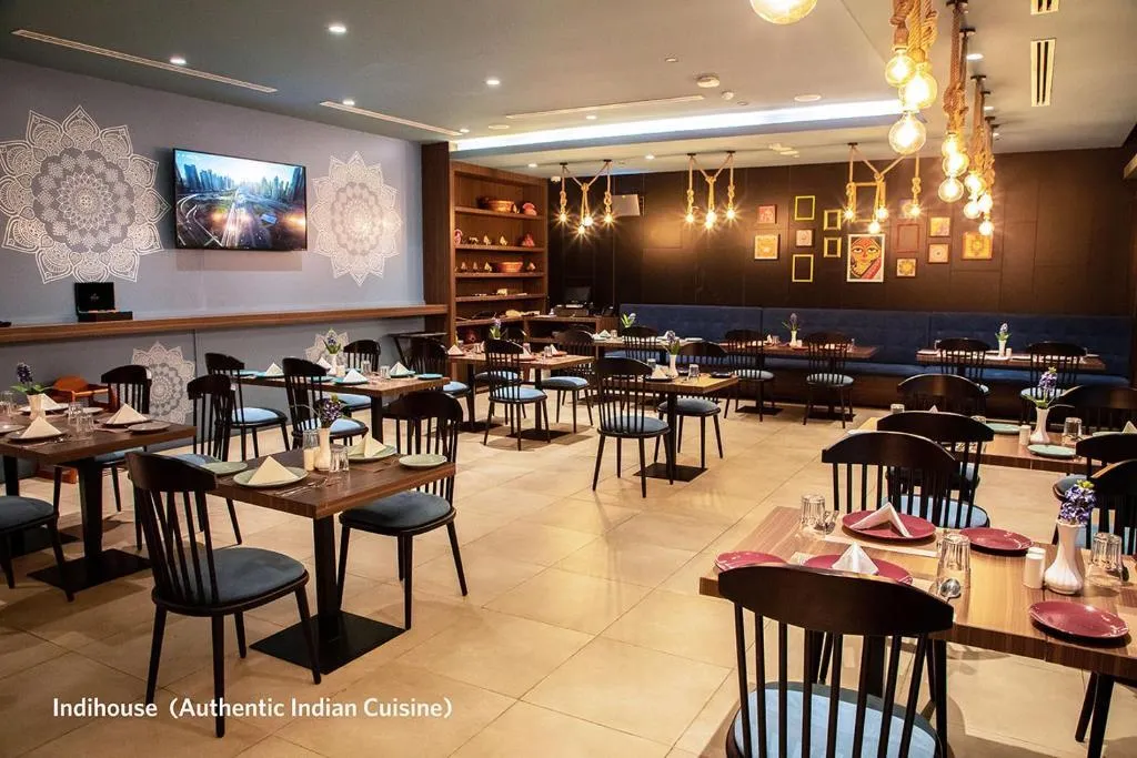 Restaurant, Grand Kingsgate Waterfront Hotel, Dubai