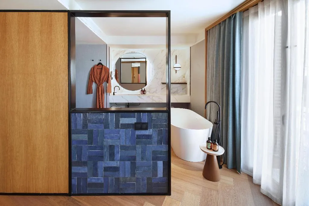 SUITE KING SIZE BED Room, Kimpton Vividora Hotel, Barcelona