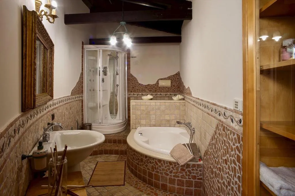 Room, B&b A'Luggetella, Naples