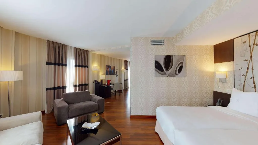 Room, Radisson RED Madrid, Madrid
