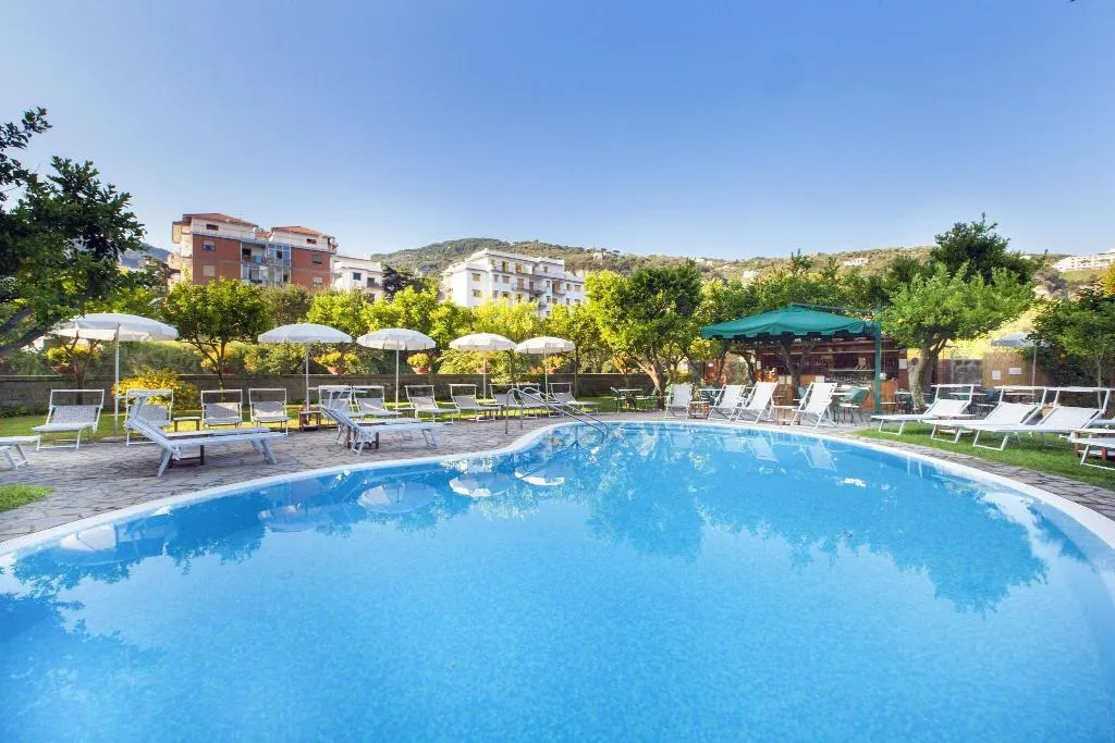 Pool, Antiche Mura, Naples