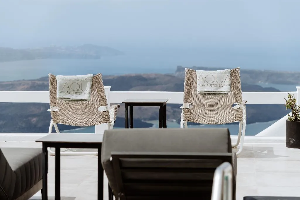 SUITE WITH PRIVATE POOL Room, Aqua Luxury Suites, Santorini