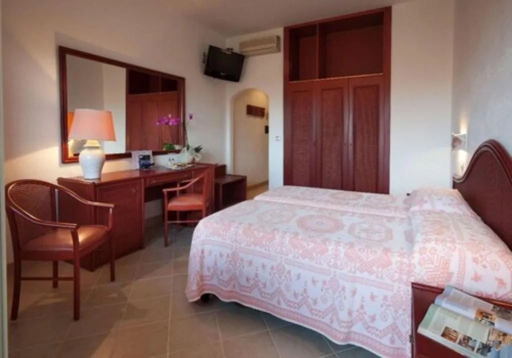 TRIPLE CITY VIEW Room, Gabbiano Azzurro, Olbia
