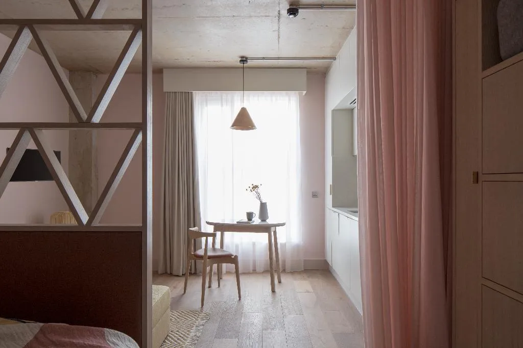 STUDIO ONE BED Room, Zanzibar Locke, Ha'Penny Bridge, Dublin