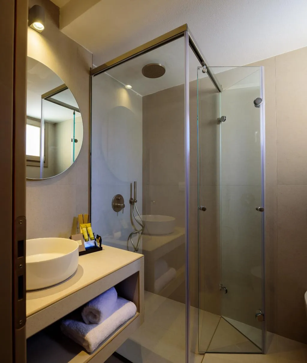 SUITE WITH JACUZZI Room, Kalestesia Suites, Santorini