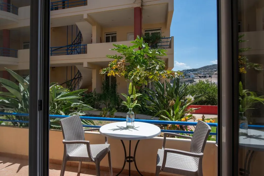 Double or Twin GARDEN VIEW Room, Alexander House, Crete