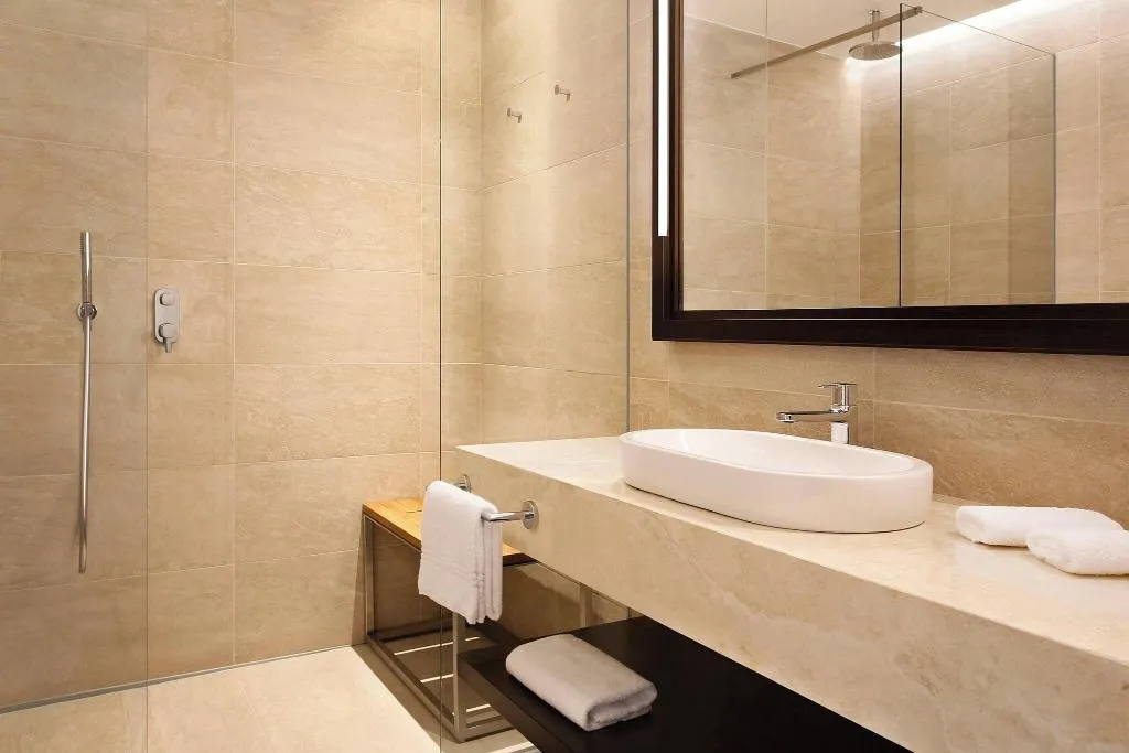 TWIN SUPERIOR Room, Sheraton Lake Como, Milan