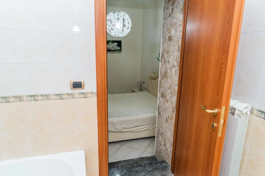 Room, Sanfralù, Naples
