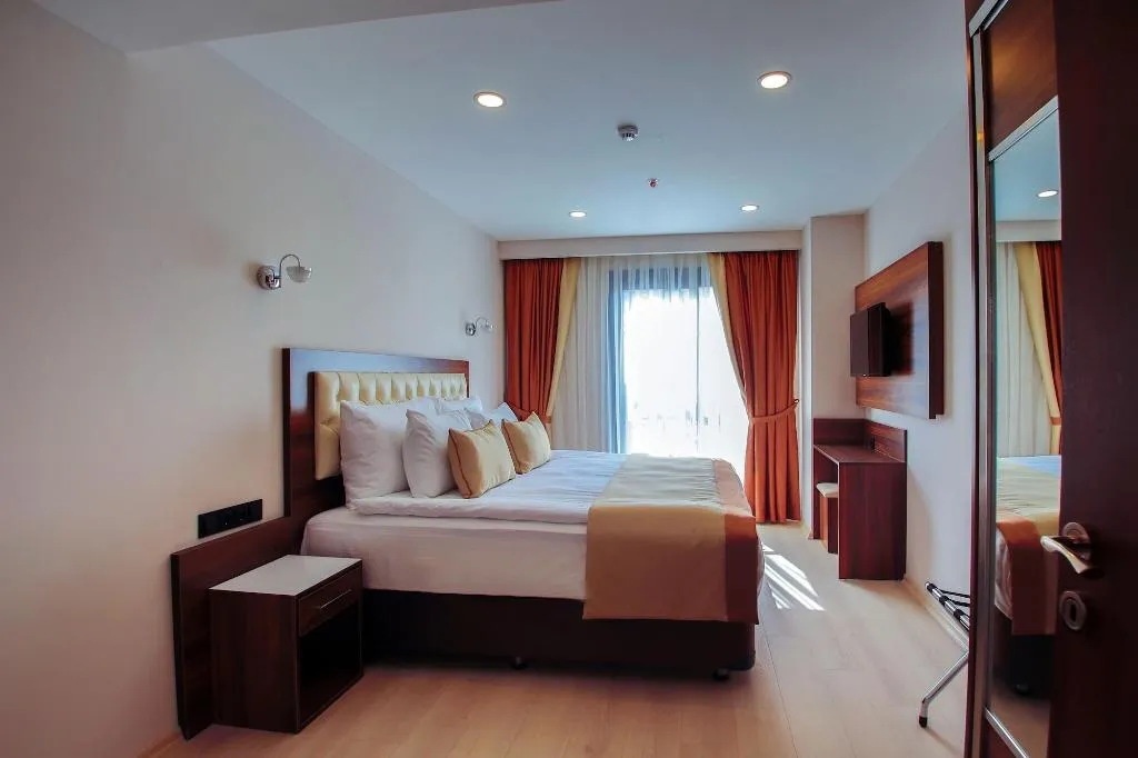 Room, Paris prestige, Izmir