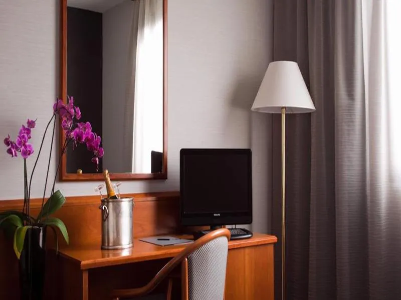 Room, Zone, Rome