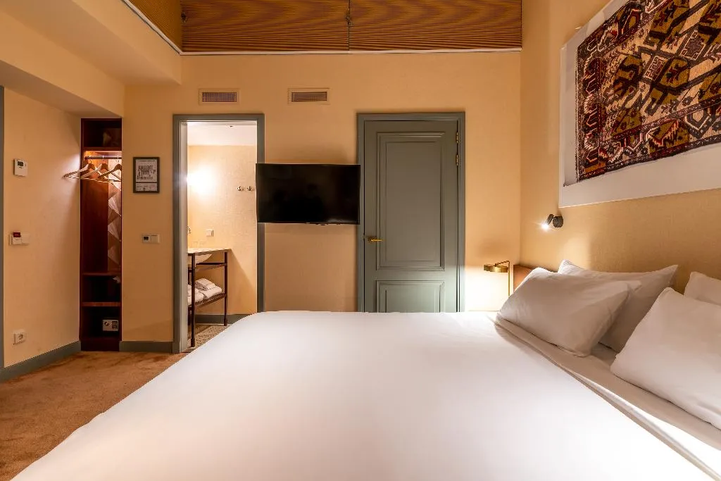 Double or Twin INNER Room, Hotel Mercier, Amsterdam