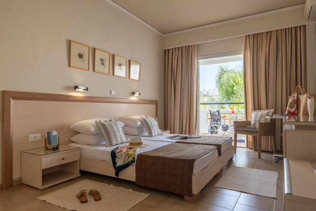 TRIPLE SUPERIOR GARDEN VIEW Room, Dedalos Hotel, Crete