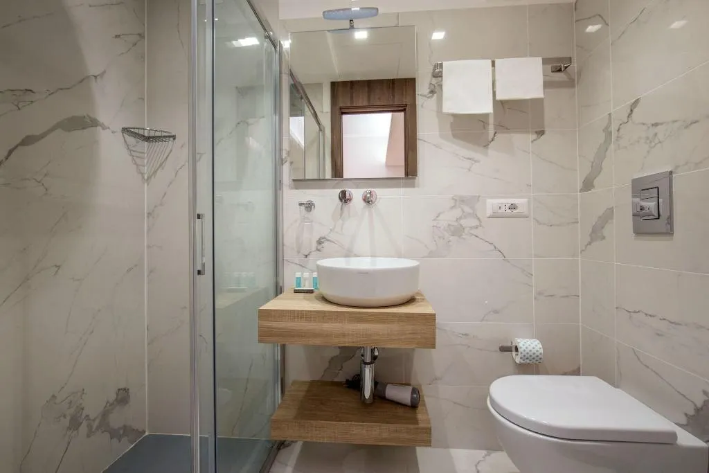 DOUBLE QUEEN SIZE BED Room, Villa Grazioli, Rome
