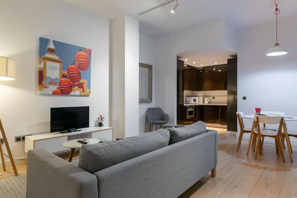 APARTMENT TWO BEDROOMS Room, Holiday Rentals Tempa Museo, Seville