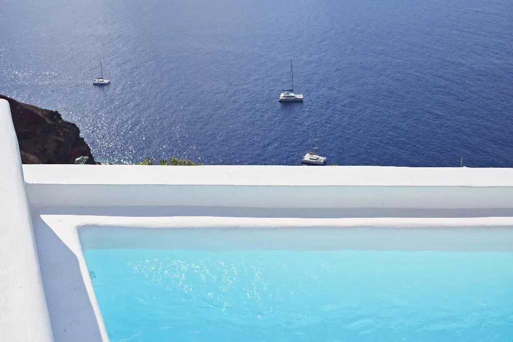 SUITE DELUXE WITH PRIVATE POOL Room, Charisma Suites, Santorini